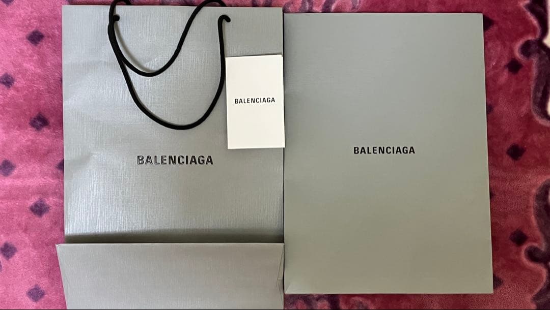 BALENCIAGA オーバーサイズ長袖Tシャツ