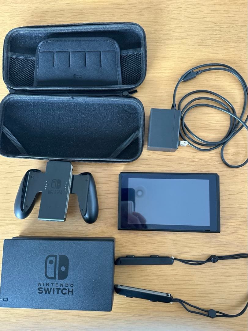 Nintendo Switch 本体 sd64GB付き　コントローラーなし
