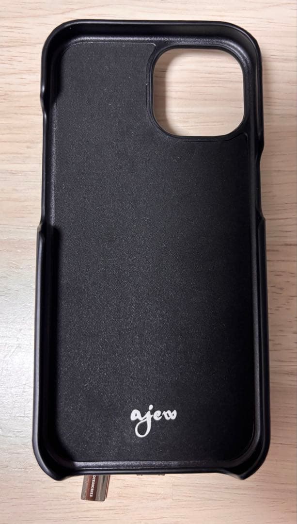 ajew エジュー　iPhone15ケース　ストラップ付