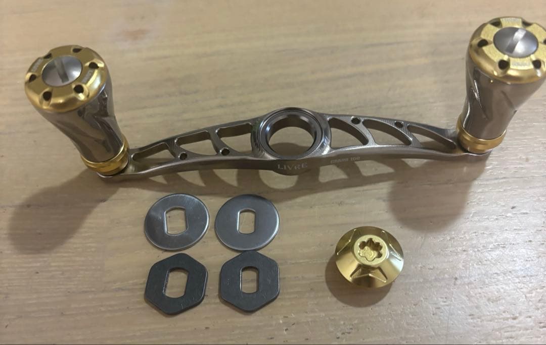 超美品超良品LIVRE CRANK p.c.d 100 ベイトリール用ハンドル