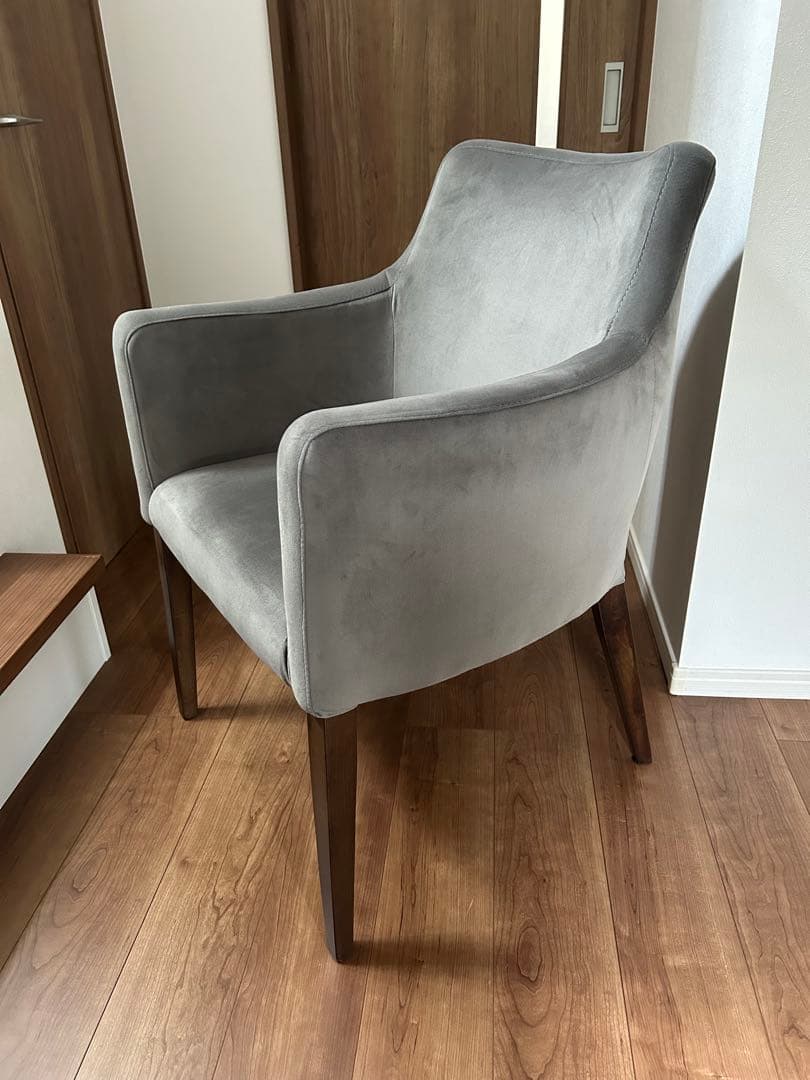KARE モードベルベットグレー　アームチェア　1都3県引き取りお届け相談可
