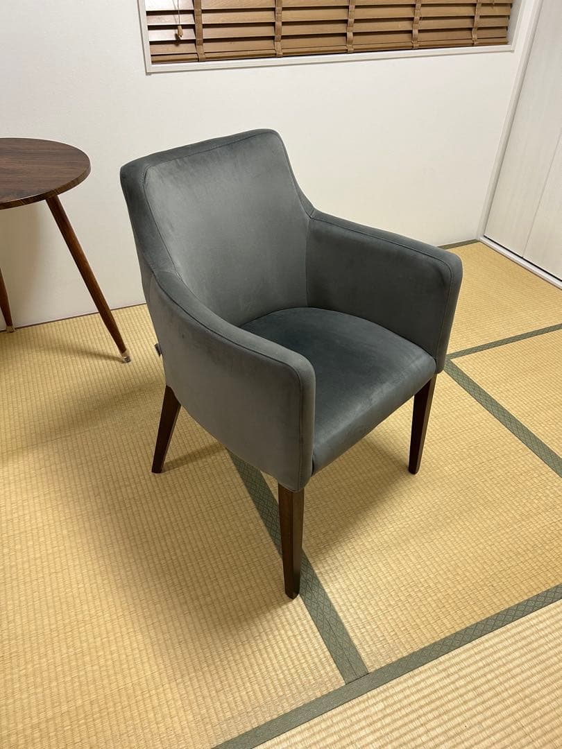 KARE モードベルベットグレー　アームチェア　1都3県引き取りお届け相談可