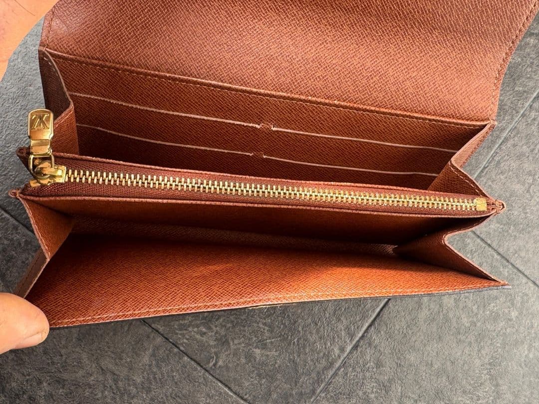 ルイヴィトン モノグラム柄 長財布