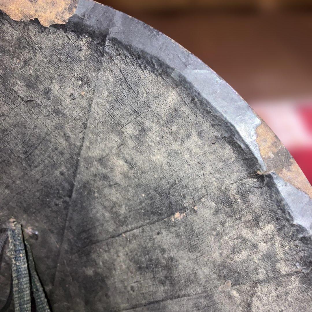 鐵漆塗八枚張陣笠