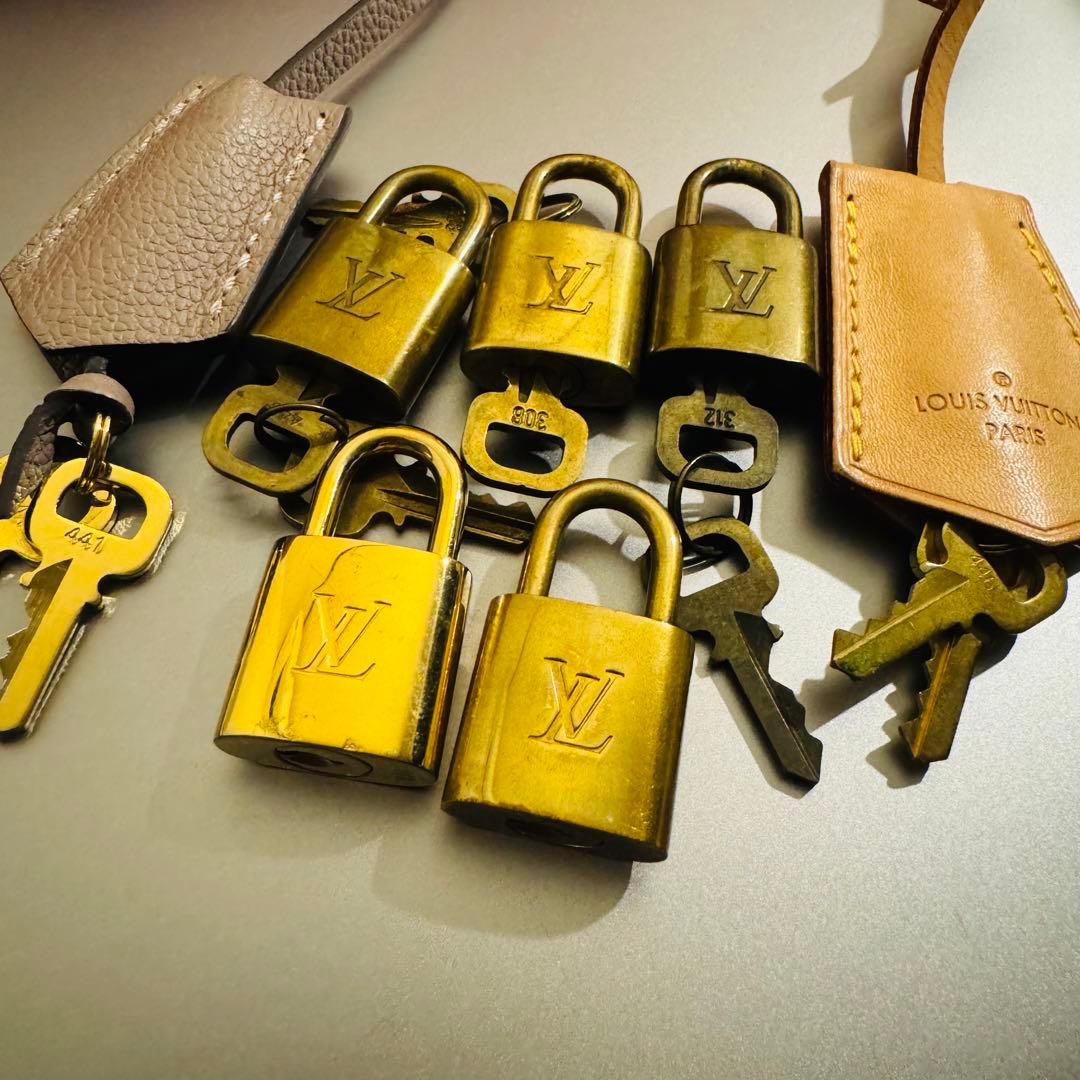 ルイヴィトン　カデナ　鍵　5点　セット クロシェット