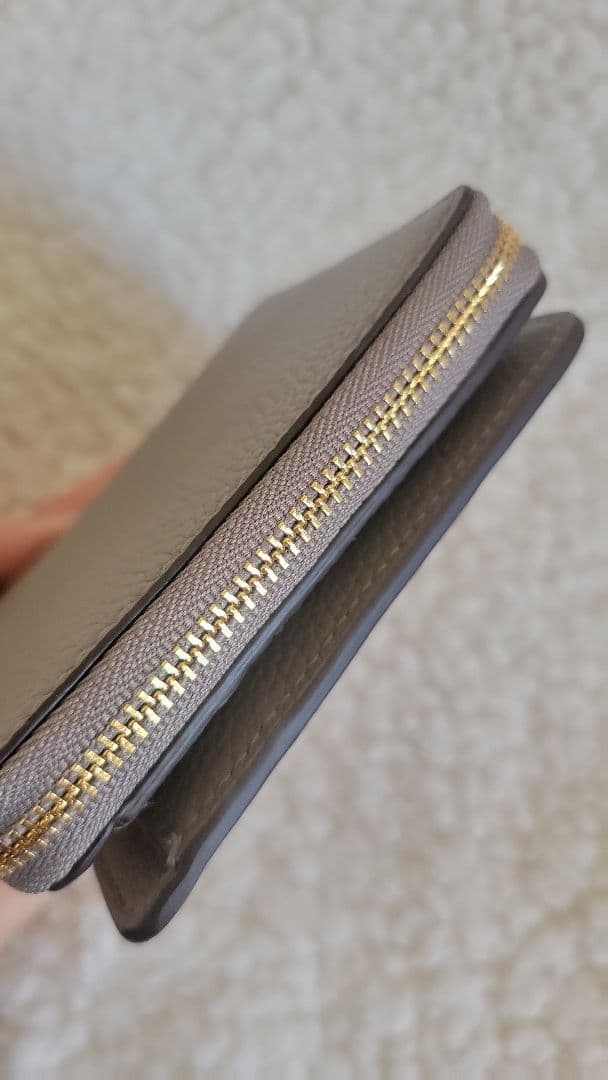 【新品未使用】TORY BURCH グレー 二つ折り財布