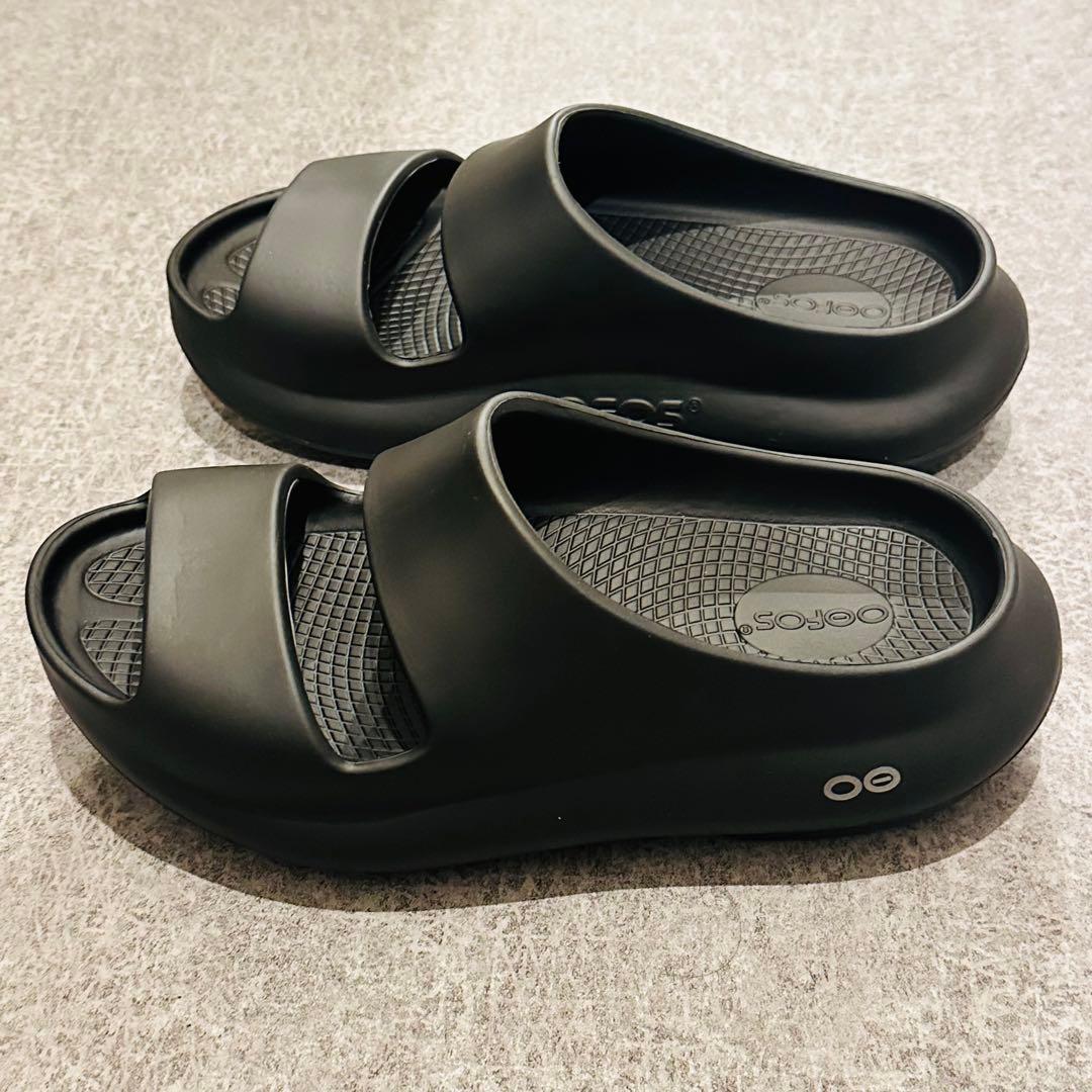 OOFOS OOyea ウーフォス ウーヤー サンダル 黒 25cm 39