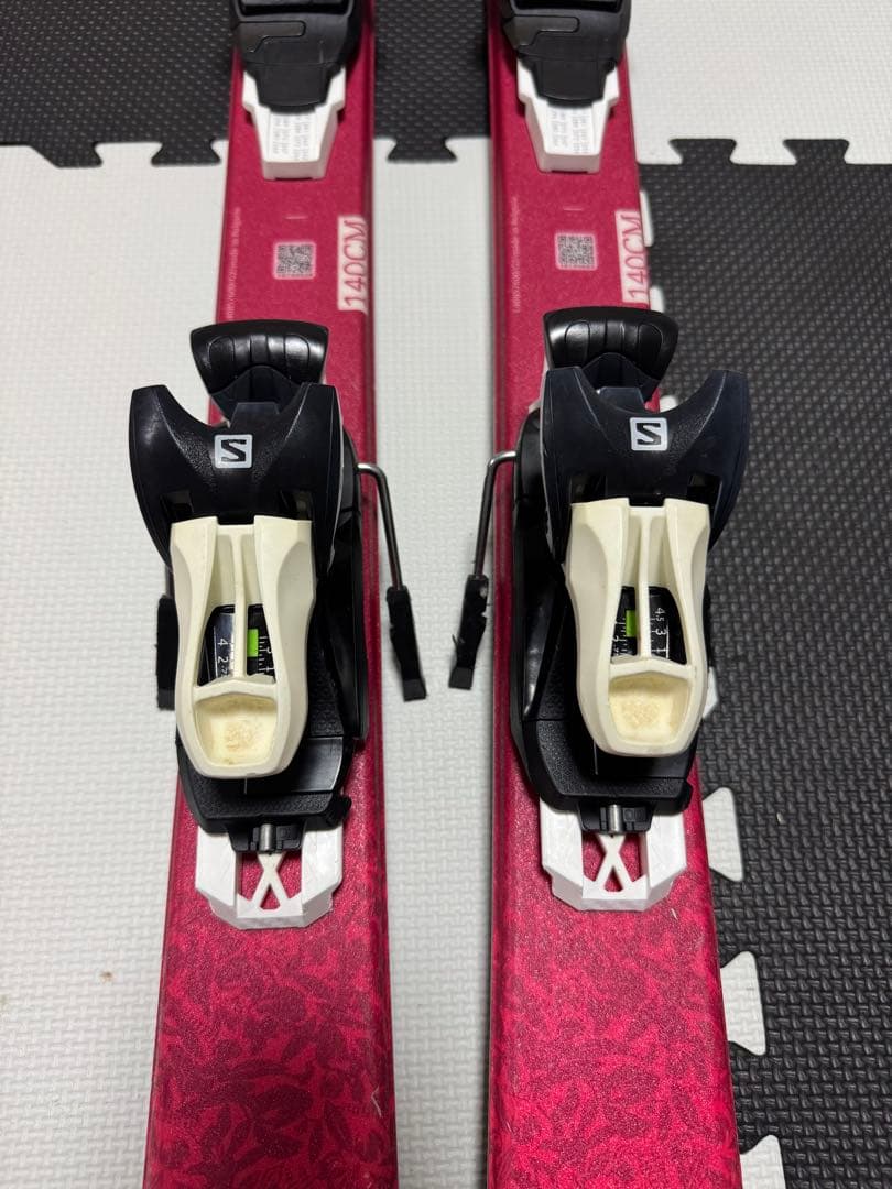 サロモン　スキー板　140㎝　QST LUX JR