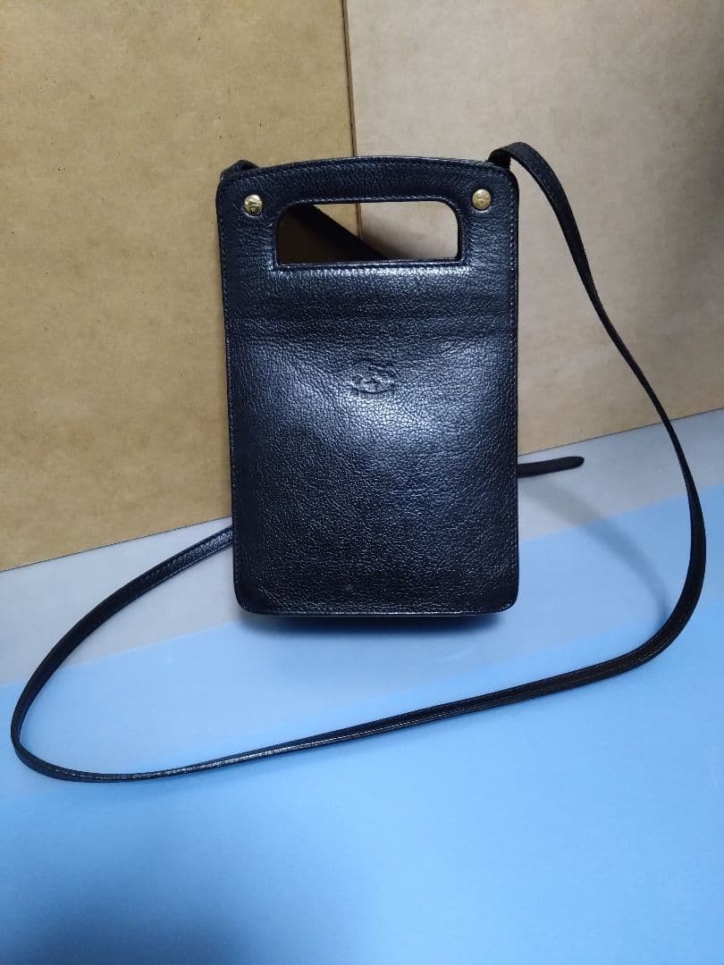 イルビゾンテ黒レザーショルダーバッグ ハンドル付き