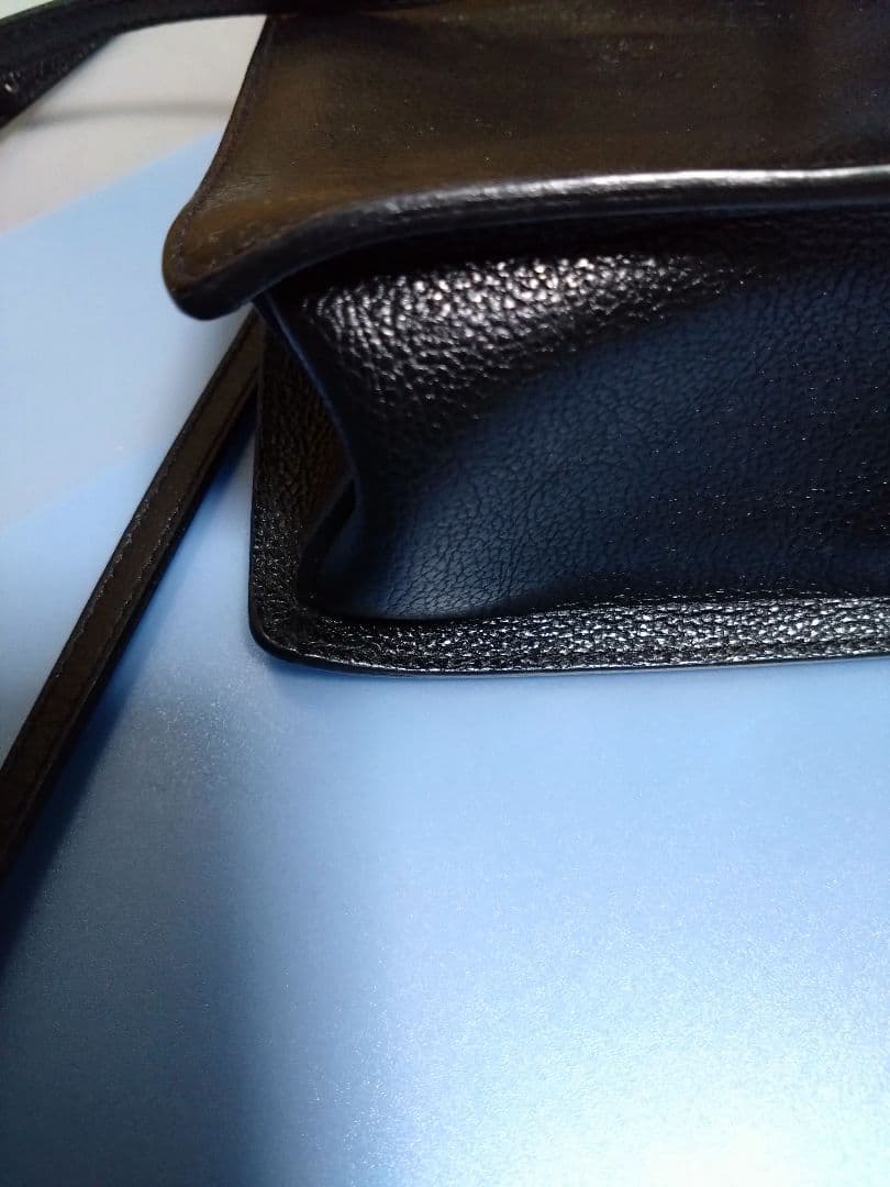 イルビゾンテ黒レザーショルダーバッグ ハンドル付き