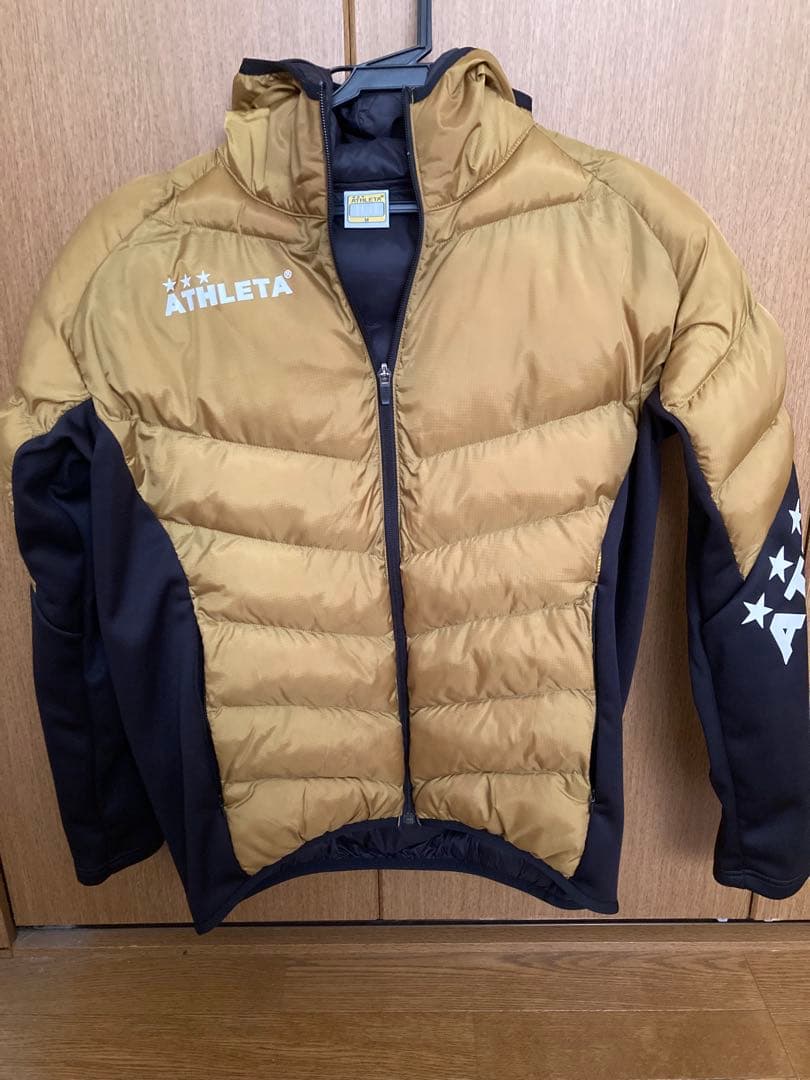 ダウンMサイズ　アスレタ 中綿　ATHLETA フード付きダウンジャケット