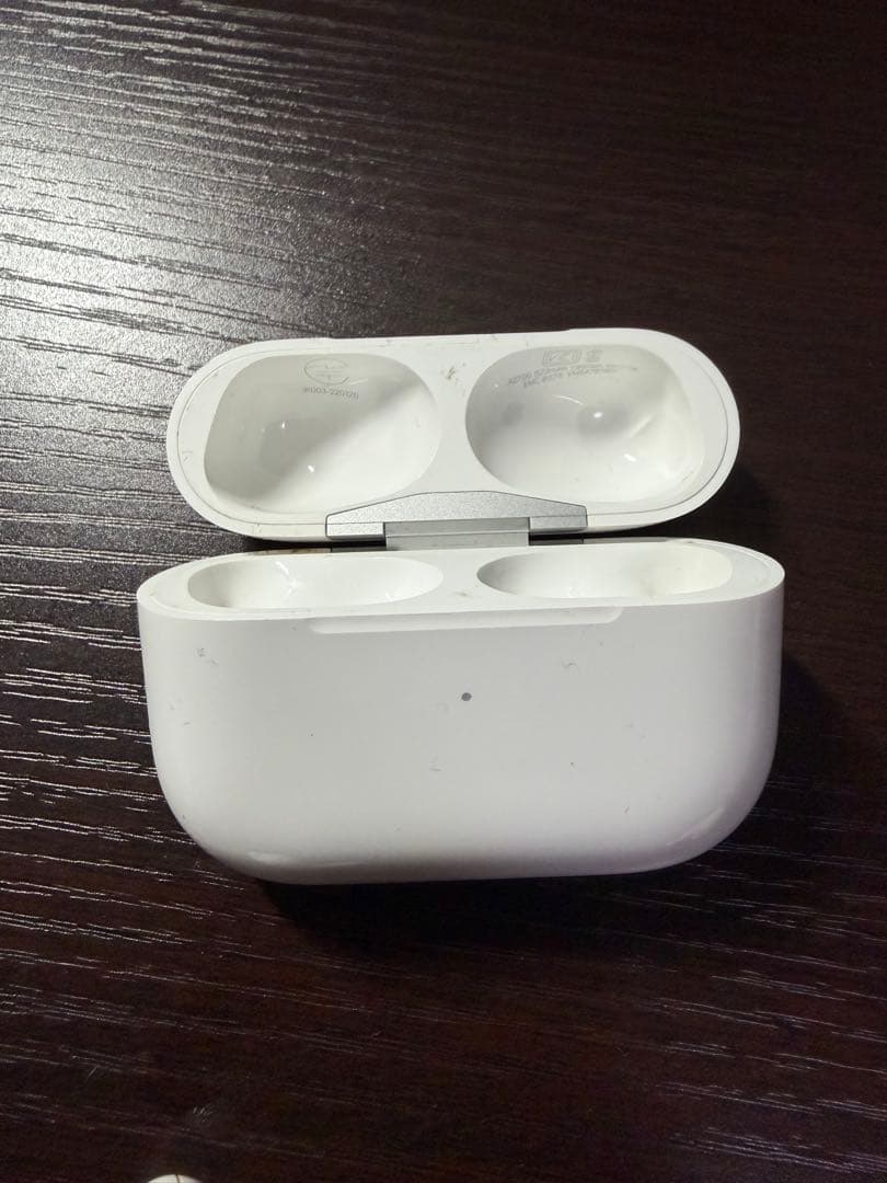 ナ*ス様 AirPodspro2 左耳 ケース 本体 Lightning