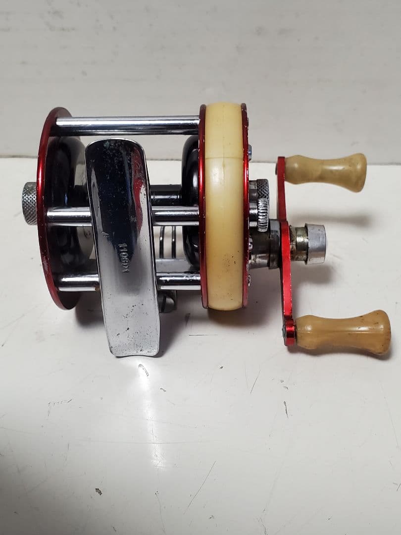 臼*男様 アブ　1750A ビンテージ　ダイレクトリール