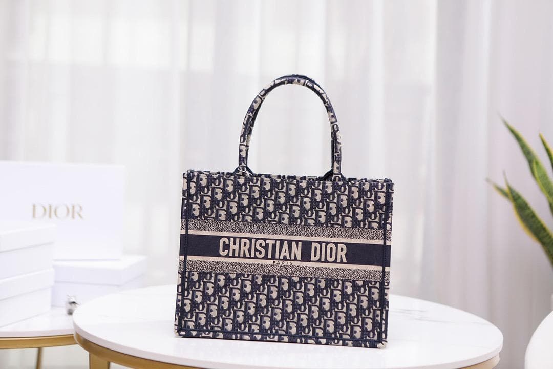 美品ノベルティ　トートバッグ　　バッグ