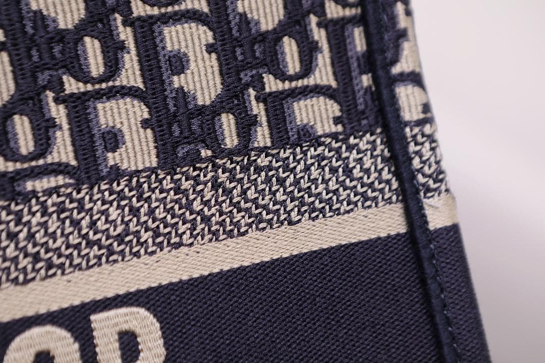 美品ノベルティ　トートバッグ　　バッグ