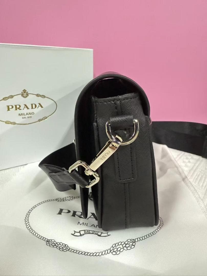 ショルダーバッグ ブラック~~