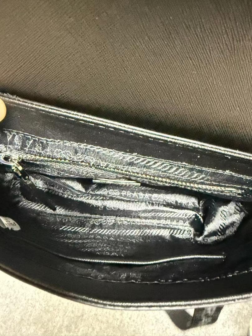 ショルダーバッグ ブラック~~