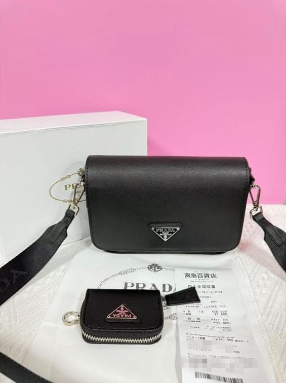 ショルダーバッグ ブラック~~