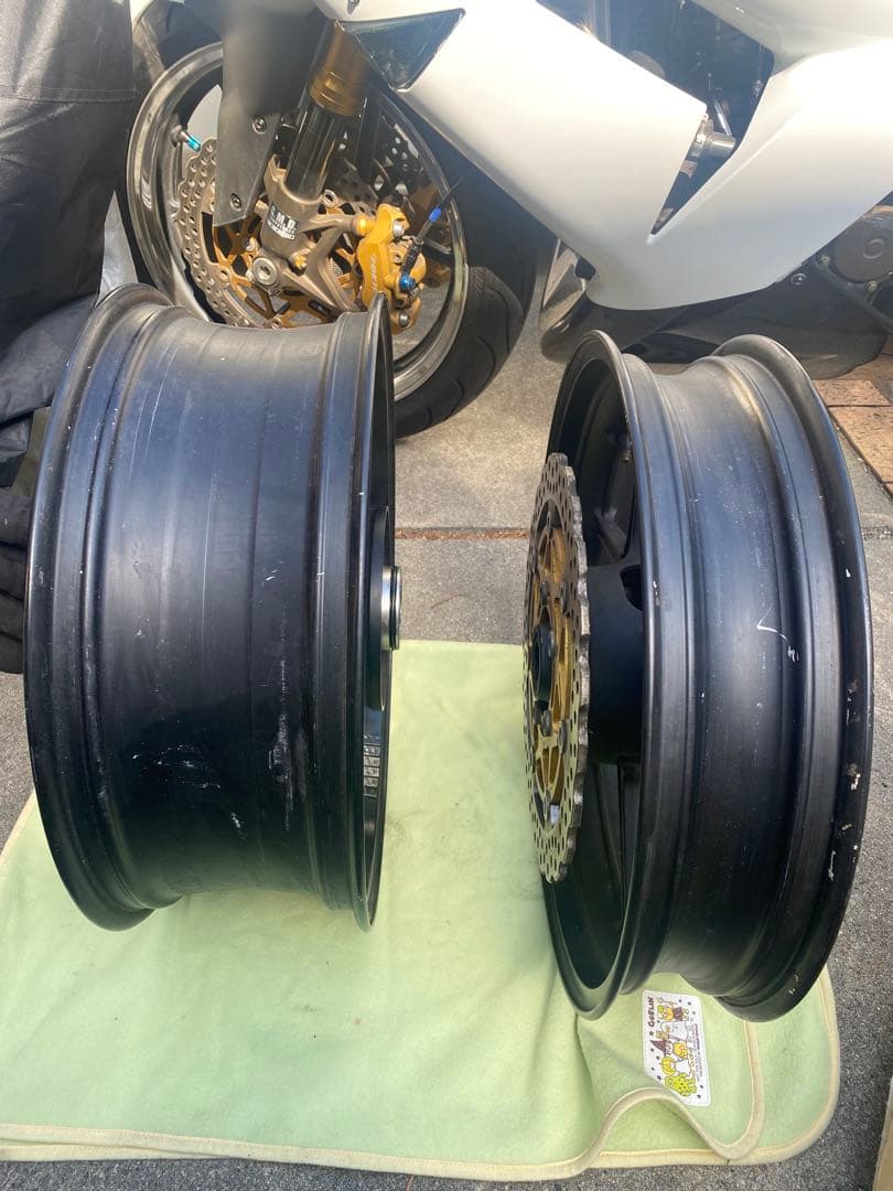 zx10r 純正リアホイール　フロントホイール　本日限定！価格相談乗ります。