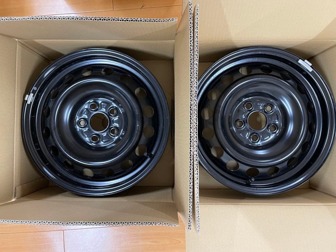 シエンタ 15インチスチールホイール➕ホイールキャップ　2個セット①