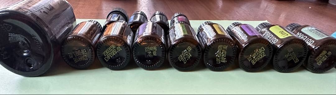 本日値下げします。doTERRA ケースとオイル