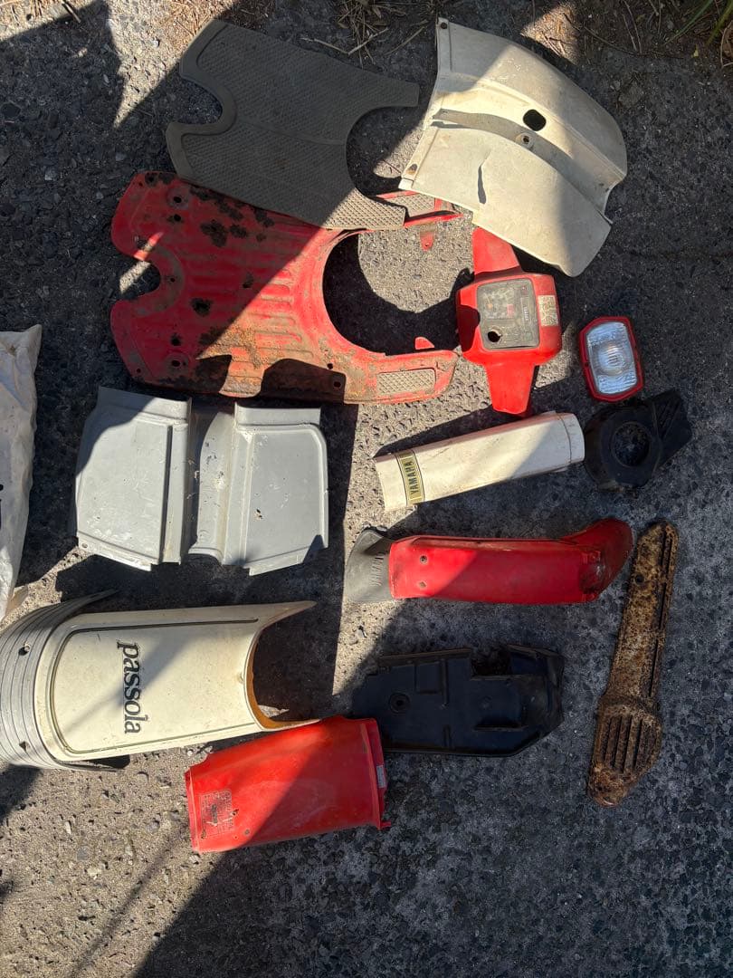 ヤマハ　パッソーラー　外装部品