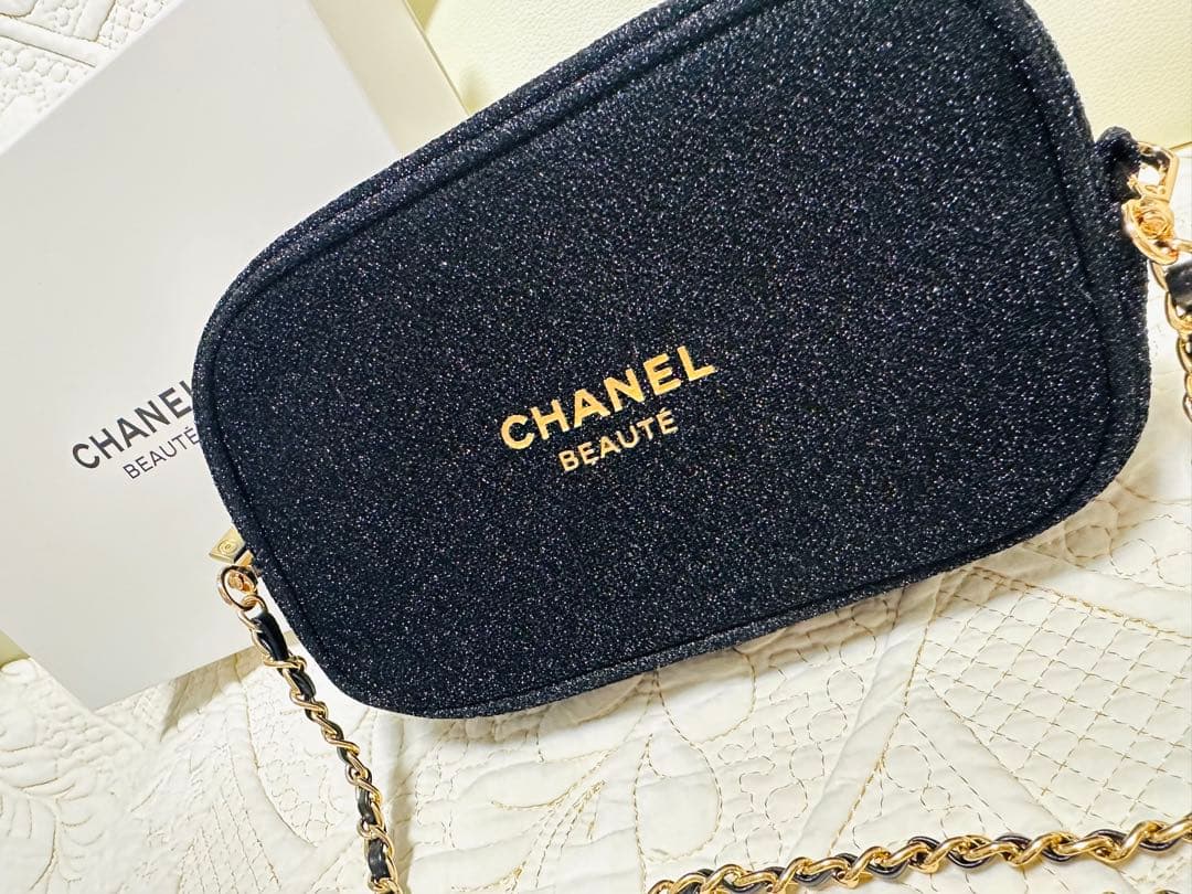 新品CHANEL 黒ノベルティコフレポーチ☆ラメ入りショルダーストラップ付