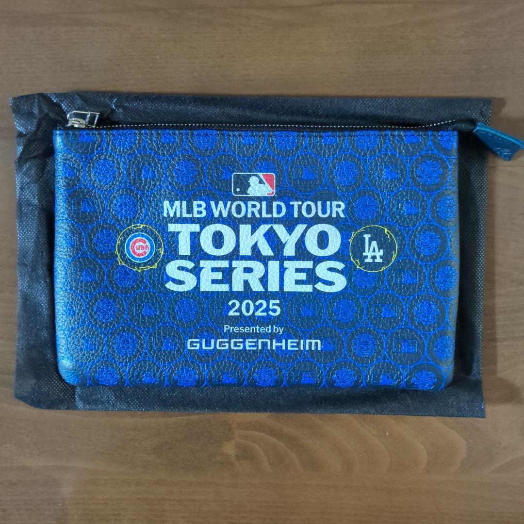 【8500円→8000円に値下げ中!!】MLB WORLD TOUR のポーチ