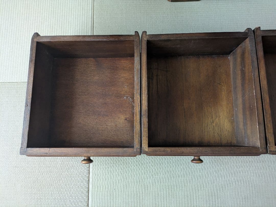 アンティーク　彫刻入り家具　キャビネット 5角形リビング収納 整理箪笥