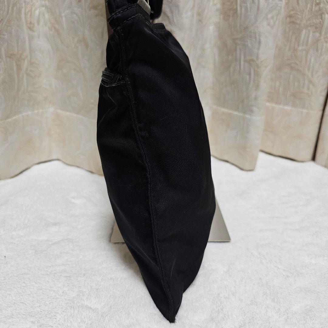 ✨美品✨PRADA　ショルダーバッグ　三角ロゴ　ナイロン　ブラック　白タグ
