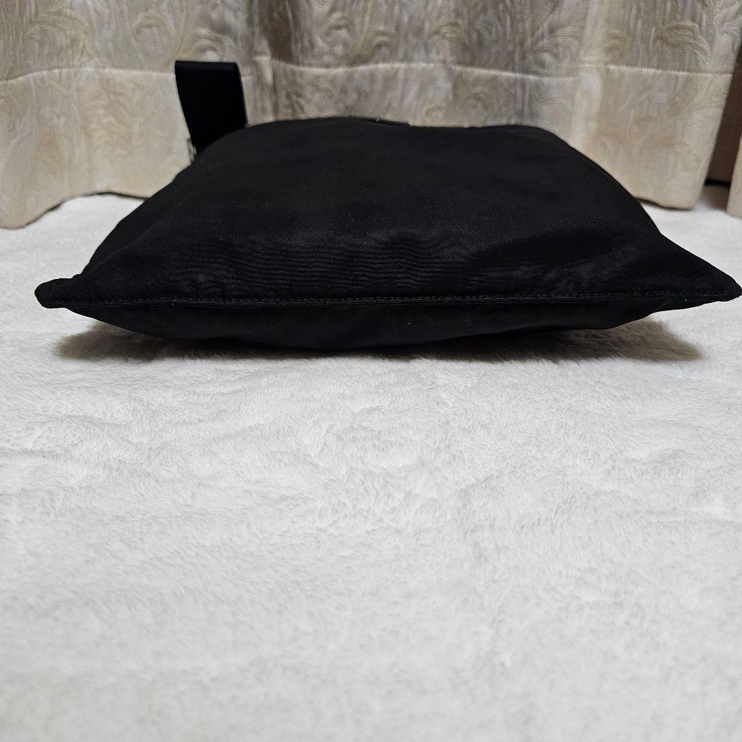 ✨美品✨PRADA　ショルダーバッグ　三角ロゴ　ナイロン　ブラック　白タグ