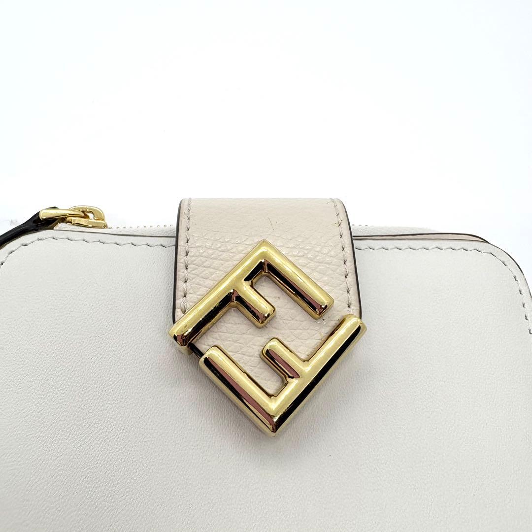 FENDI 二つ折り財布 FF ダイヤモンドウォレット