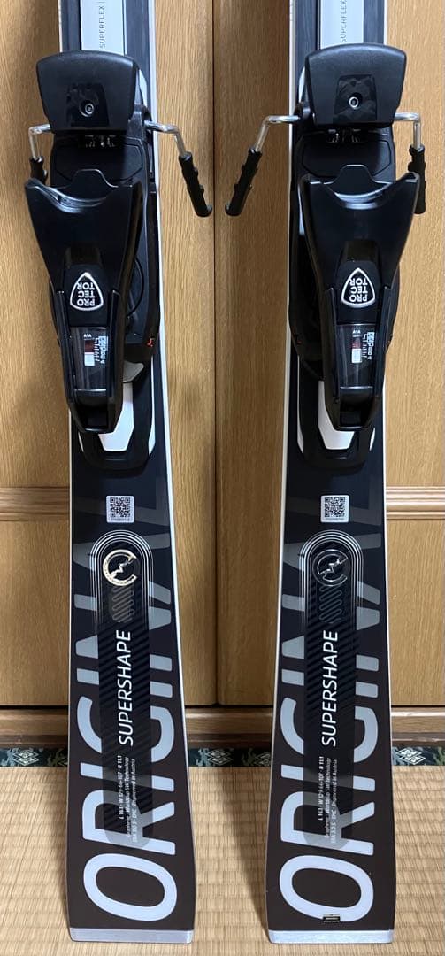 未使用品　HEAD SUPERSHAPE E-ORIGINAL 163cm