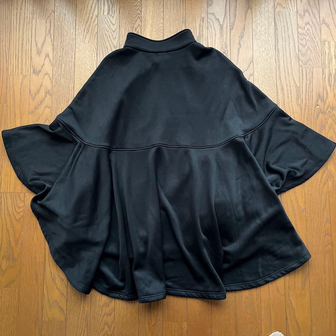 ダブルスタンダードクロージング Sov.フリルショートポンチョ　ショートコート
