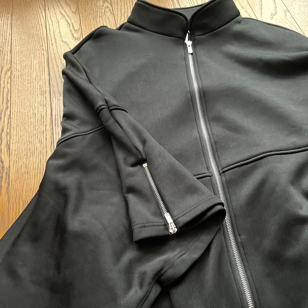 ダブルスタンダードクロージング Sov.フリルショートポンチョ　ショートコート