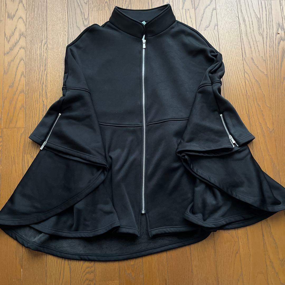 ダブルスタンダードクロージング Sov.フリルショートポンチョ　ショートコート