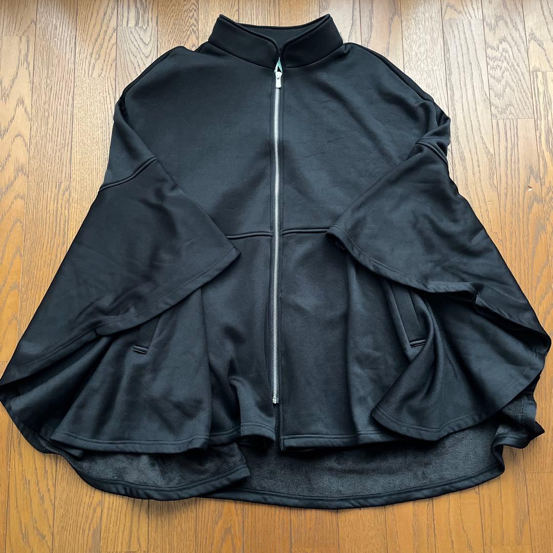 ダブルスタンダードクロージング Sov.フリルショートポンチョ　ショートコート