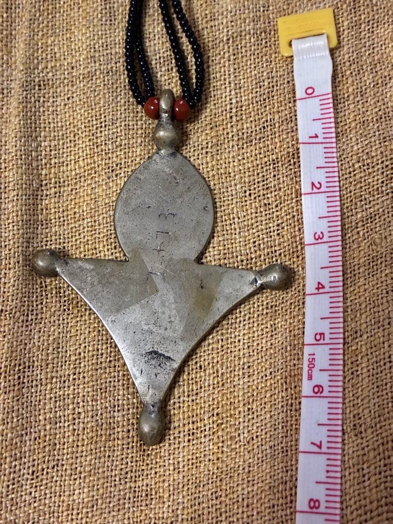 古いトゥアレグ族　ネックレストップ　old ビーズ