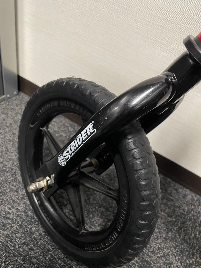 ストライダー　スポーツ　12インチ　レッド