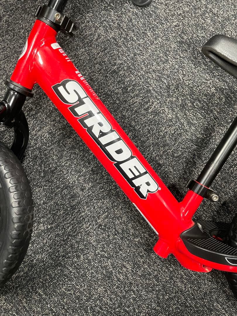 ストライダー　スポーツ　12インチ　レッド