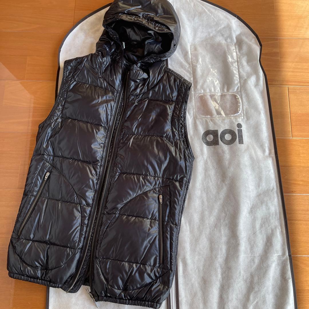 美品Herno 黒 フード付きダウンベスト40サイズ　衣類カバー付き