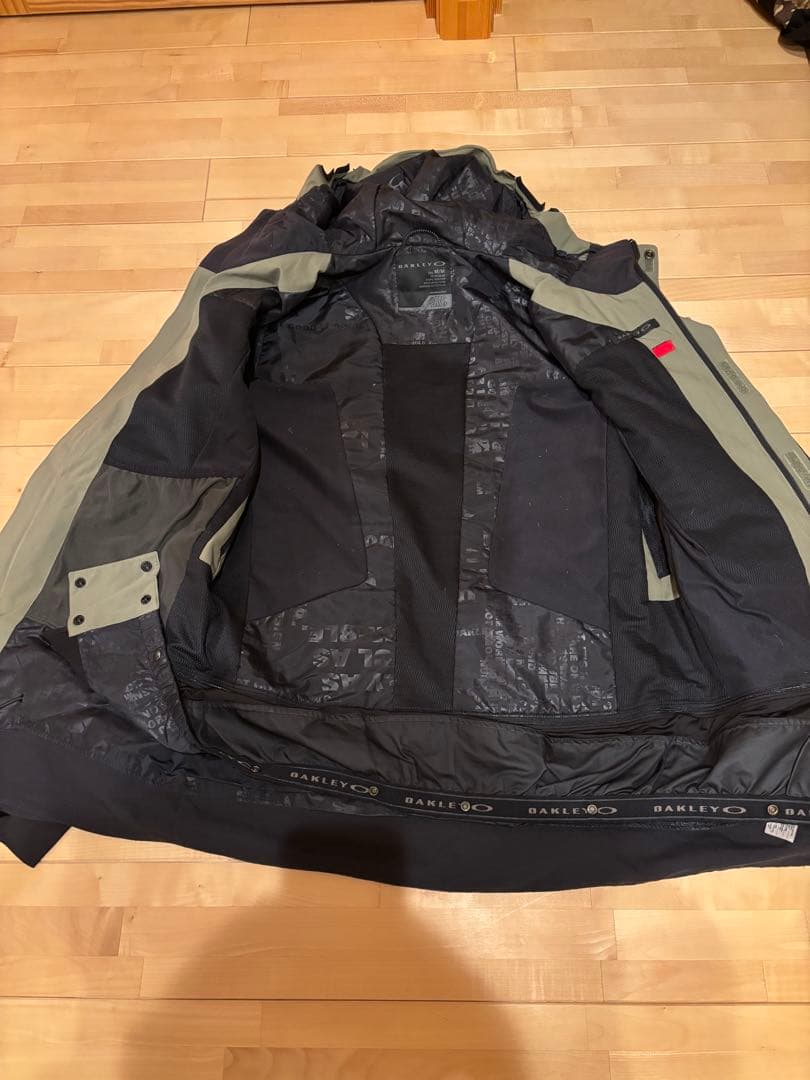 スキーウェア/ボードウェア/オークリー（上下セット）