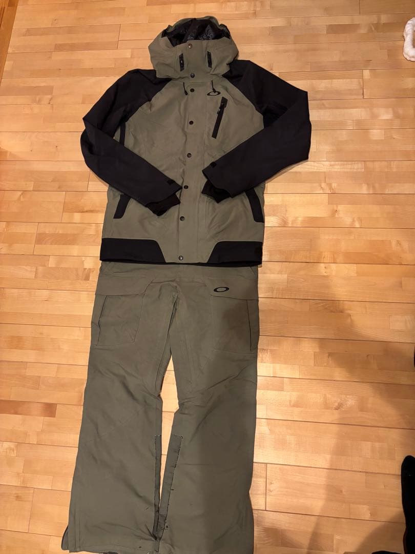 スキーウェア/ボードウェア/オークリー（上下セット）