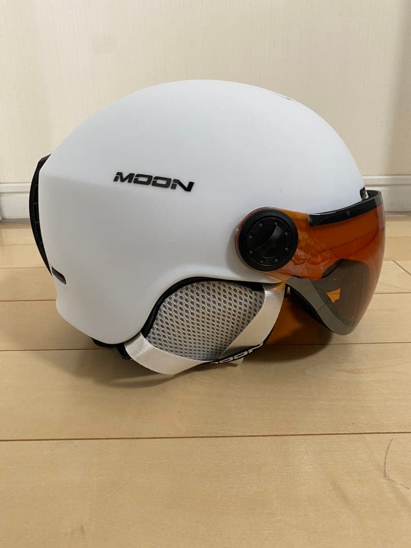 MOON スキー　スノーボード　ヘルメット ホワイトL ゴーグル付き