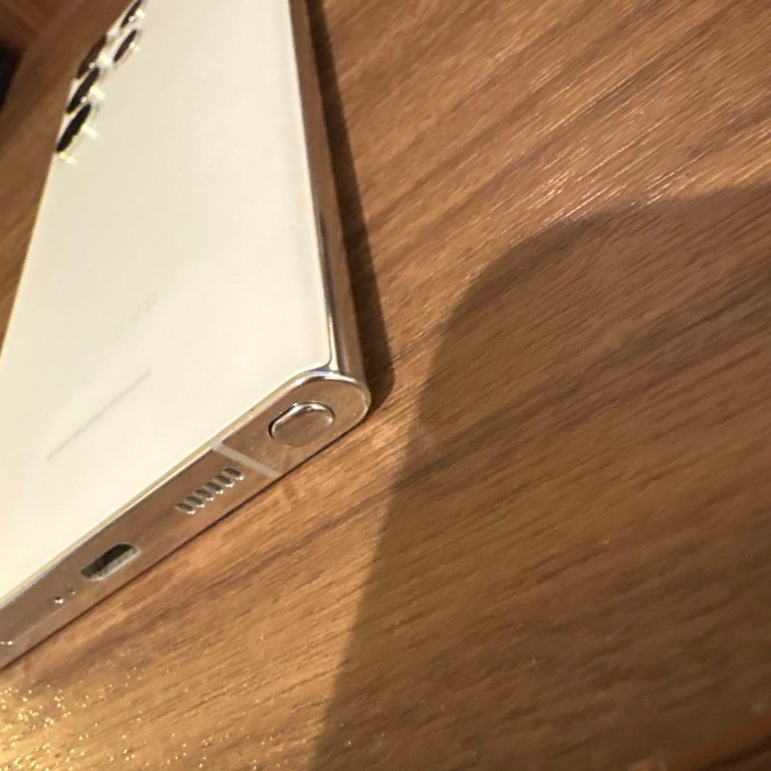 Samsung Galaxy S22 Ultraホワイトおまけ付き