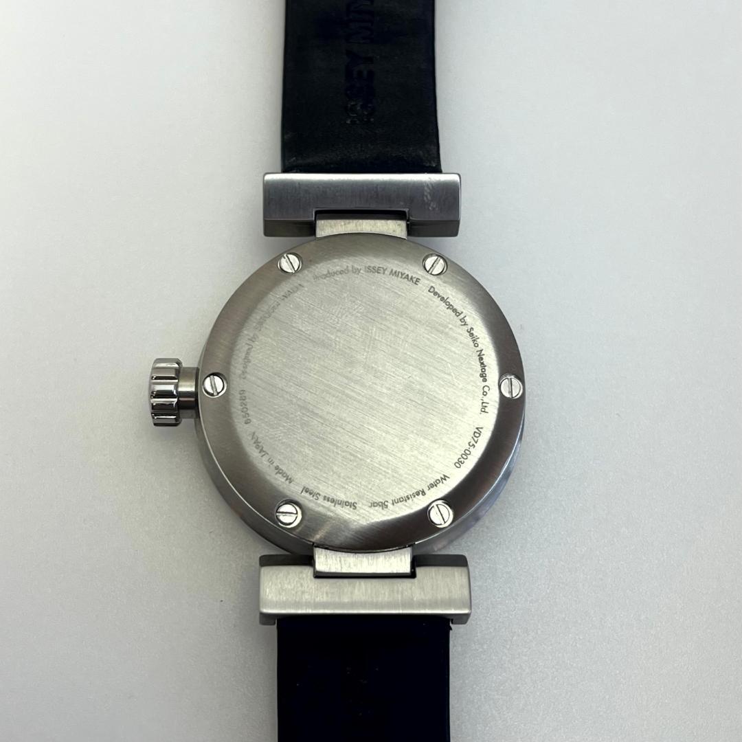 動作未確認　イッセイミヤケ W mini クォーツ腕時計　セイコー製　現状渡し