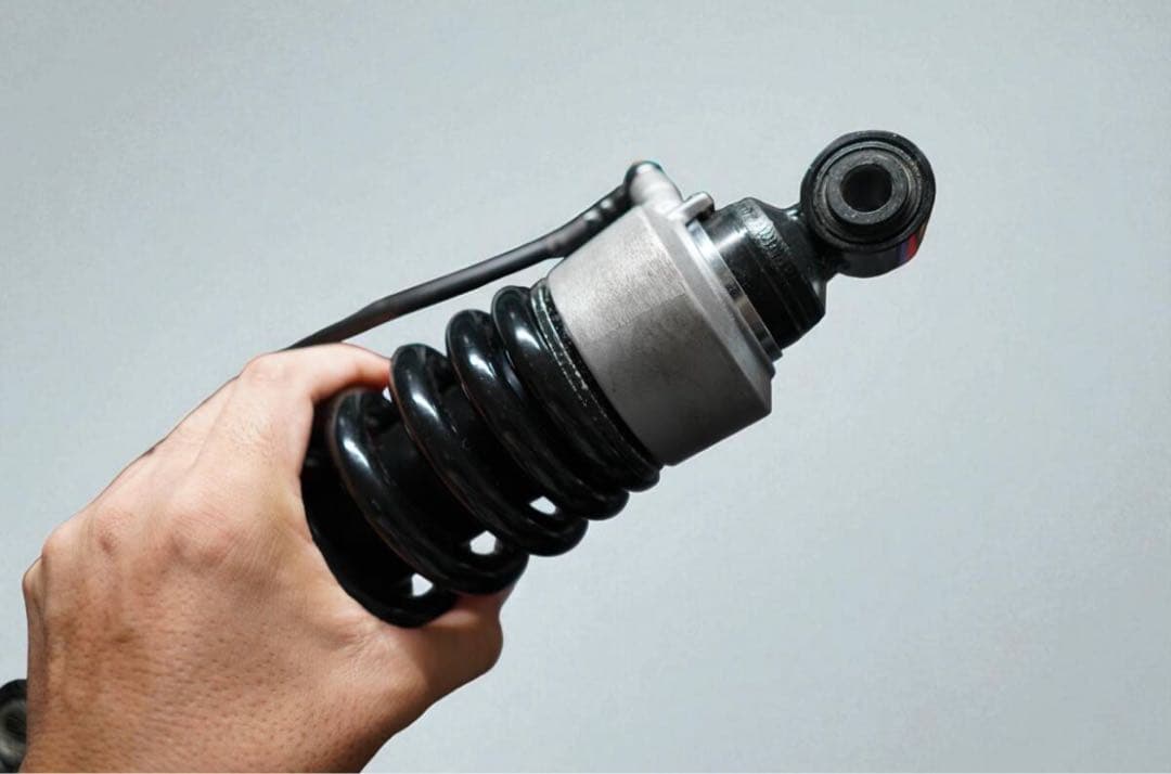 TW200ローダウンサス　50ｍｍダウン程度　プリロード調整可能　320mm