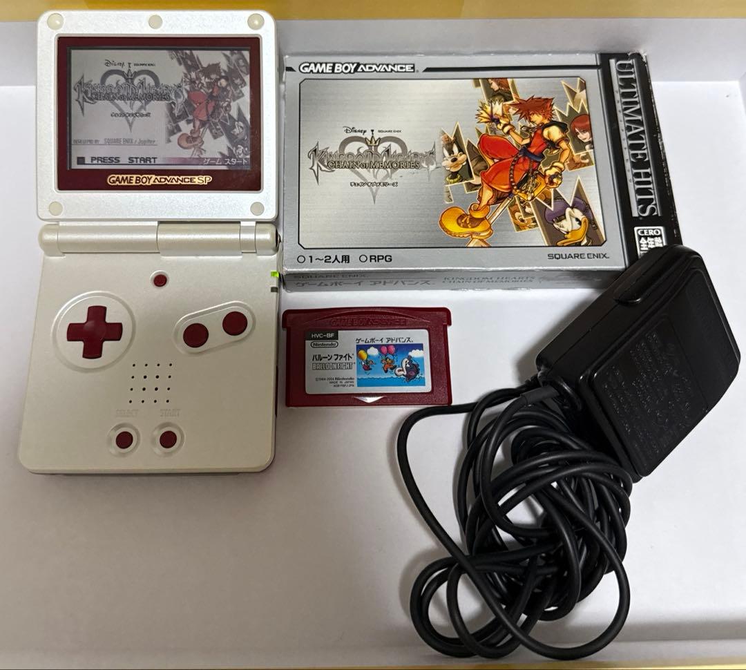 ゲームボーイアドバンスSP 本体1点、アダプター１点、ソフト２点