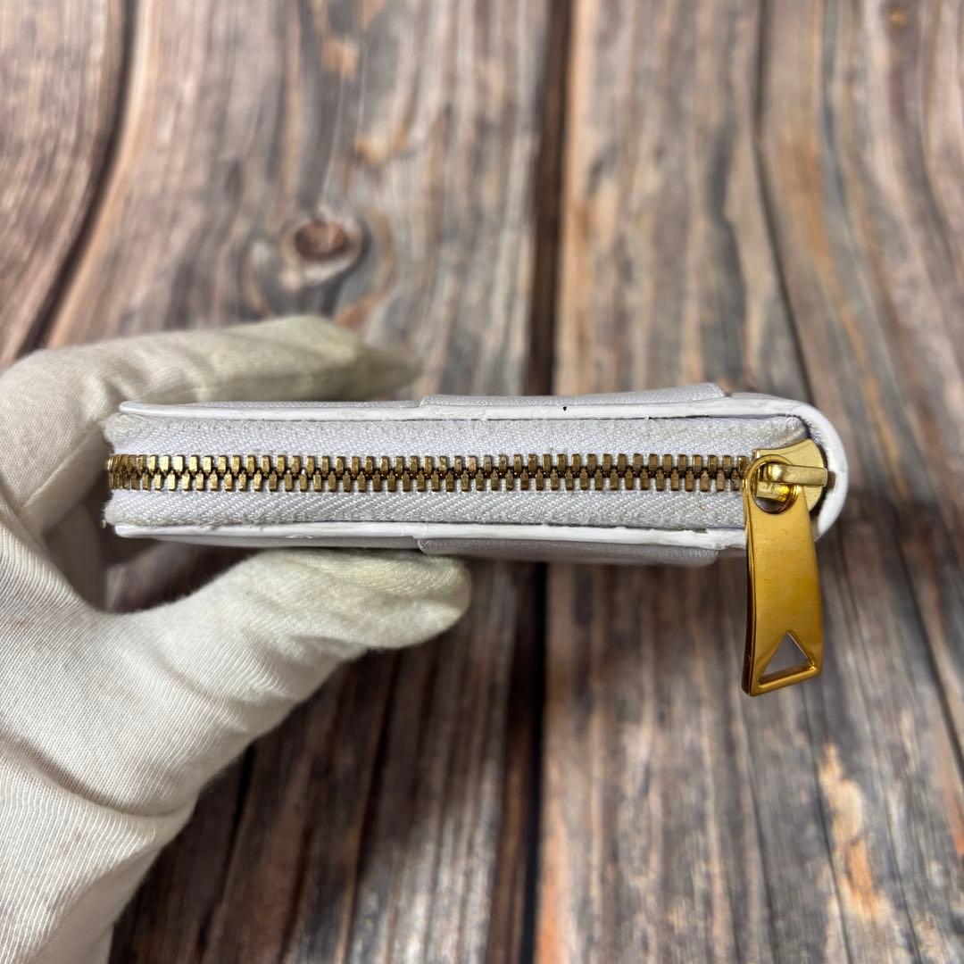 【美品】ボッテガ ヴェネタ ラウンドジップ スモール カセット 二つ折り財布