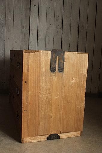 味のある木製の引き出し3段　チェスト　桐箪笥